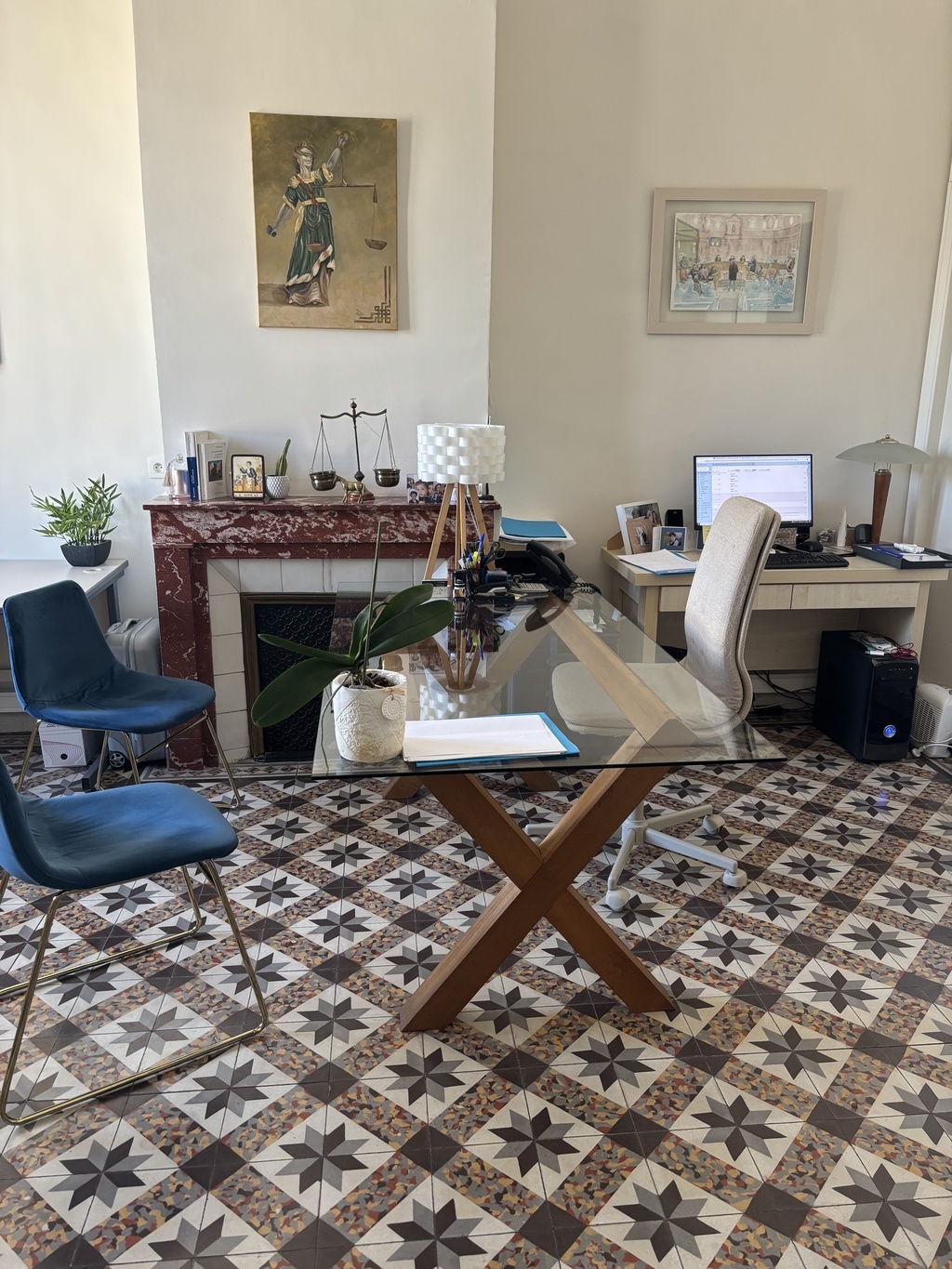Bureau-2-libre-vue-entrée-.jpg